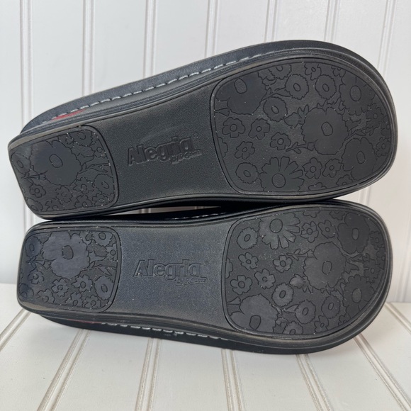 Alegria Classic Clogs EU 40 US 9.5 / 10 Rainbow Snake Patent Leather Print Shoes - Picture 13 of 15